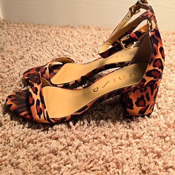 Unisa Animal Print Block Heels EUC Size 7 (#0718) - Picture 2 of 8